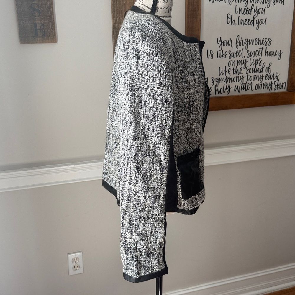 Karl Lagerfeld Paris Monochrome Tweed Women's Blazer - Picture 5 of 13